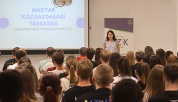 2025_09_08_10_regisztracios_het_43