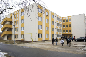 A Gasparich úti kampusz F jelű tanulmányi épülete 2010 körül.